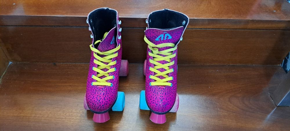 Patins 4 rodas Luna