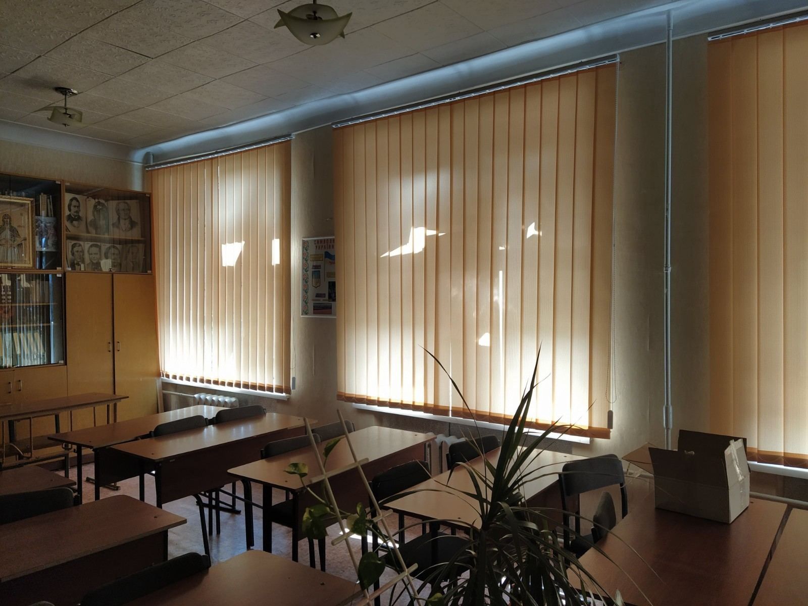 Вертикальные ролеты,жалюзи, тканевые ролеты, день ночь