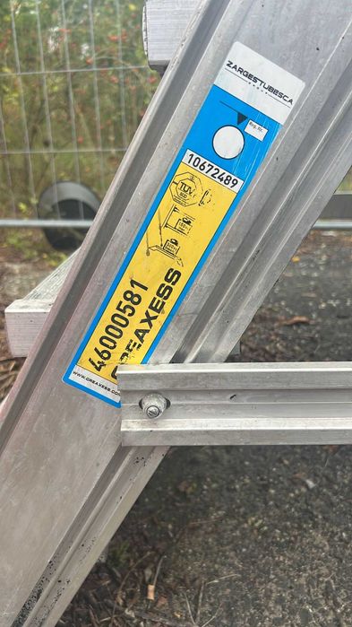 Aluminiowy pomost drabinowy dwustronny z platformą