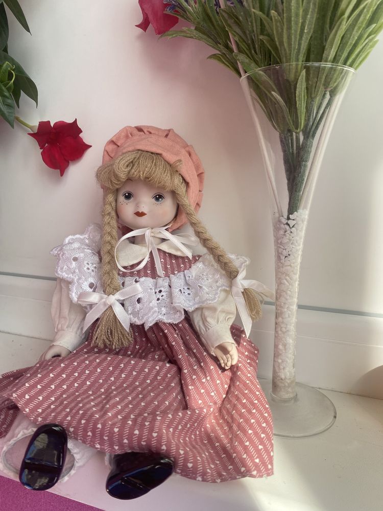 Порцелянова лялька   Фарфорова