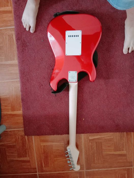 Guitarra electrica Como novo com coluna e mochila