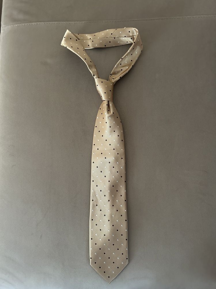 Vendo gravata bege