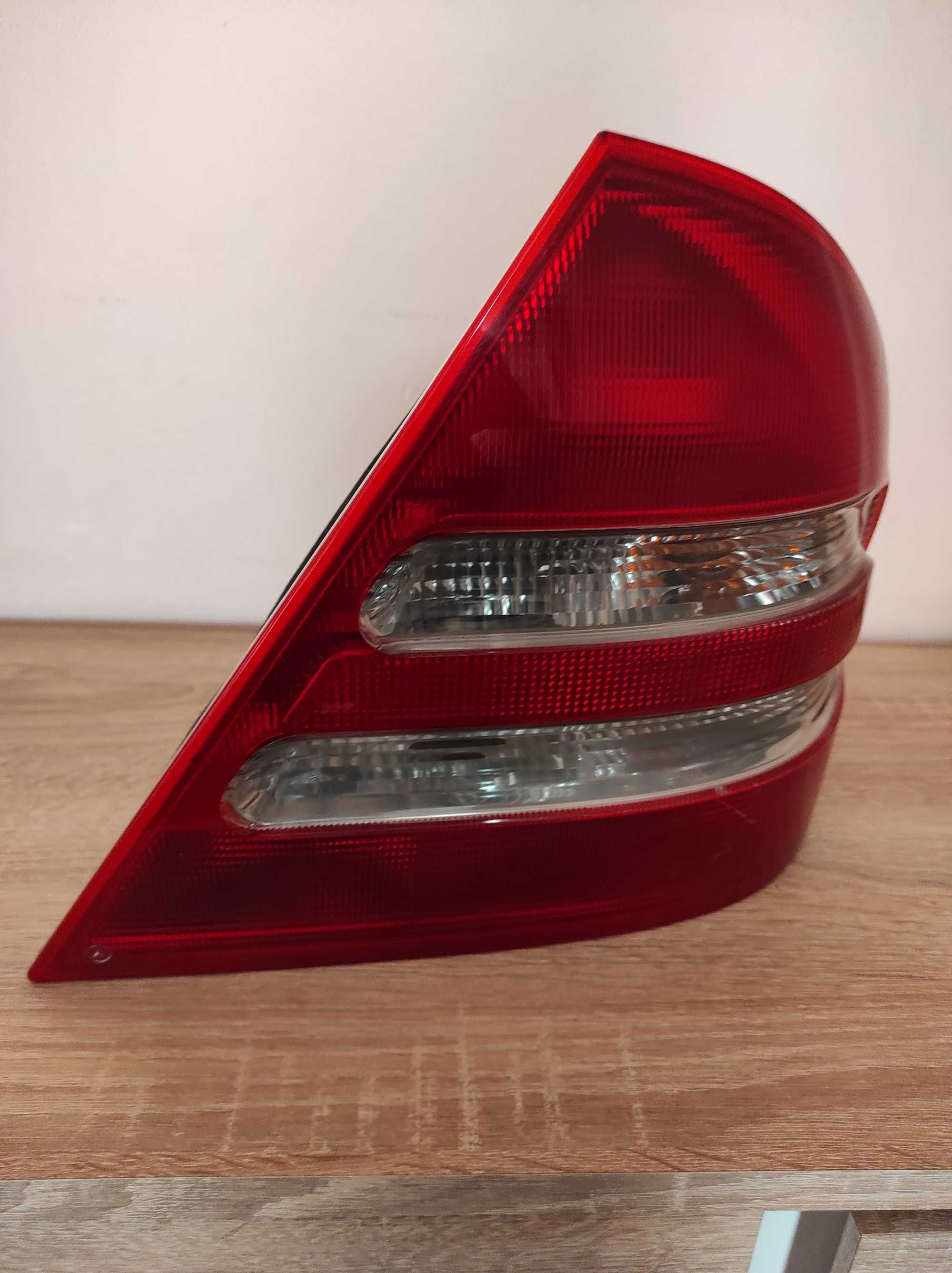 Lampa prawy tył Mercedes W203