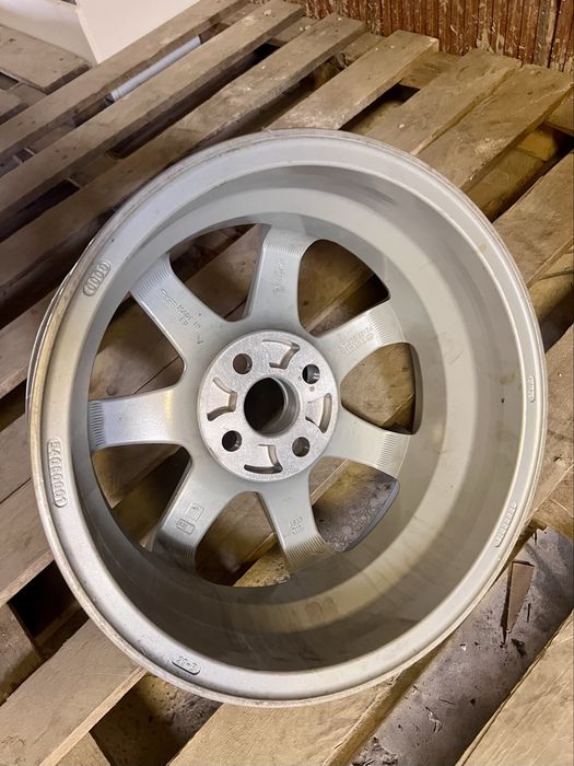 Felga toyota yaris  4x100