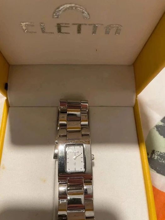 Relógio Eletta com caixa