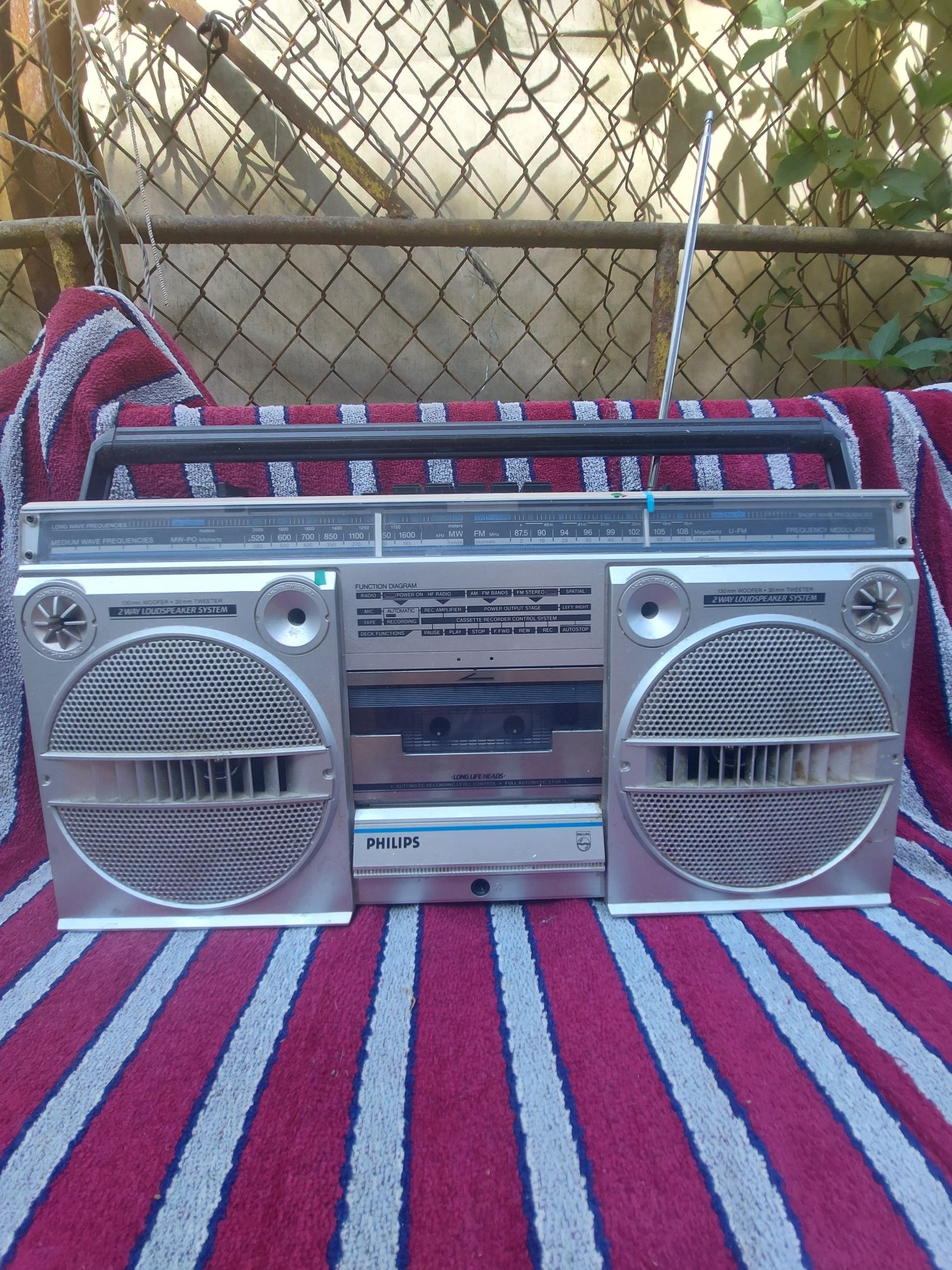 Stary Radiomagnetofon PHILIPS duży