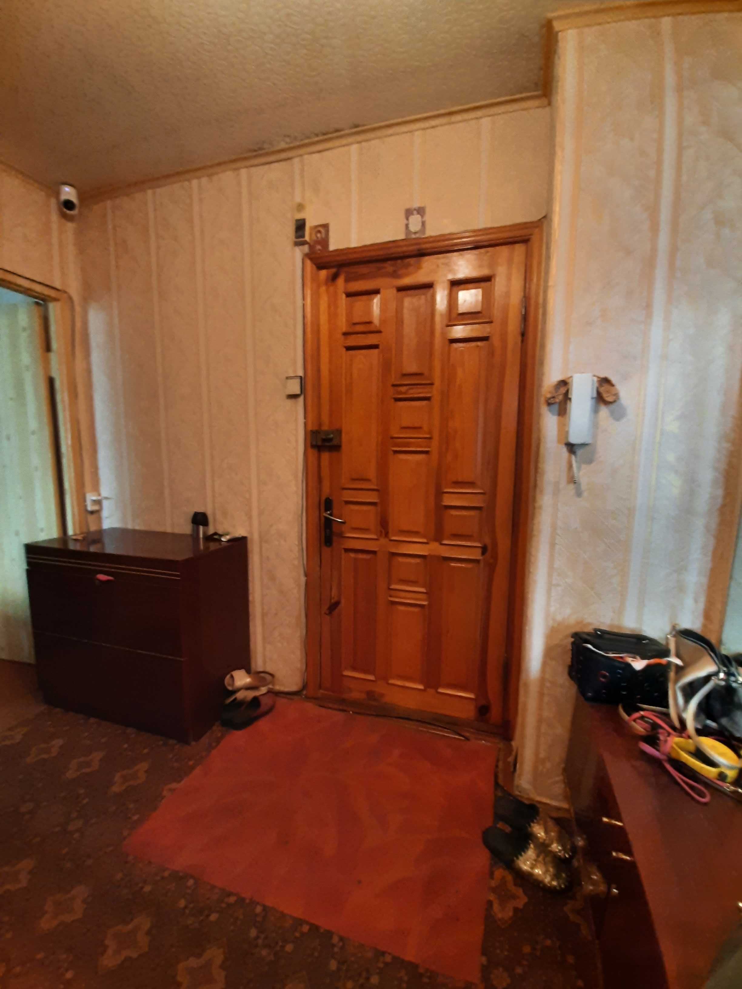 СРОЧНО! Продам 2 комнатную квартиру в  центре Чугуева