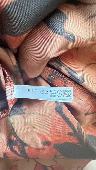 Сукня атласна українського бренду