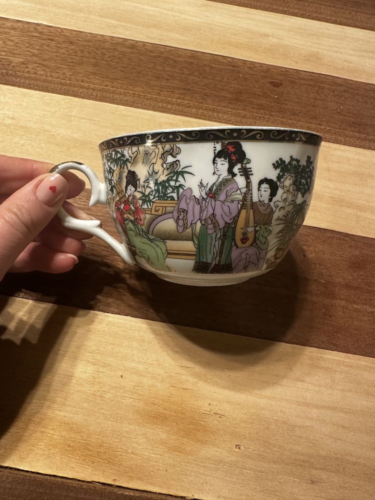 Chińska porcelana filiżanka i talerzyk motyw chin gejsza