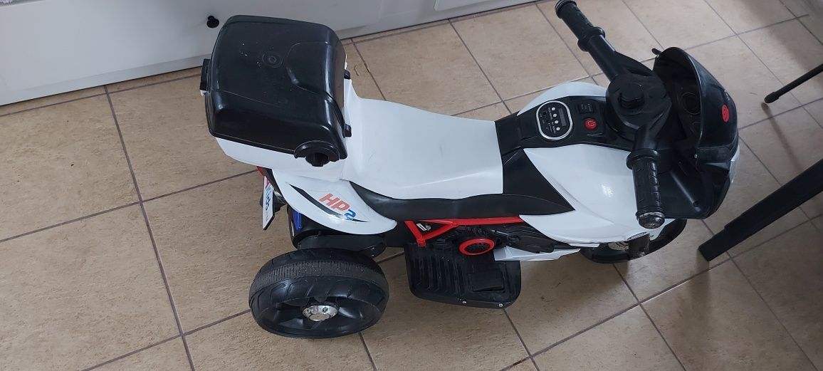 Motorek na akumulator