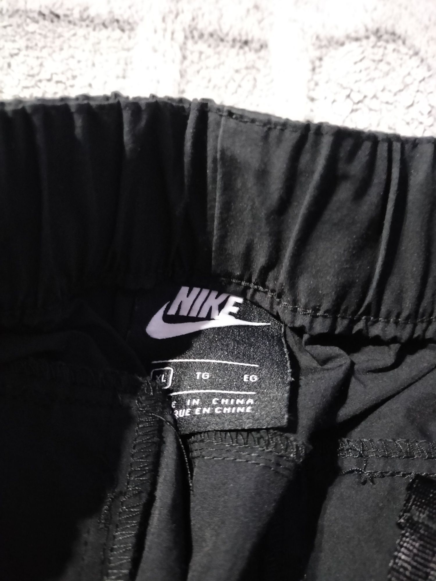 Spodnie Nike r.xl