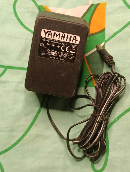 Блок питания для синтезатора Yamaha и других 12V