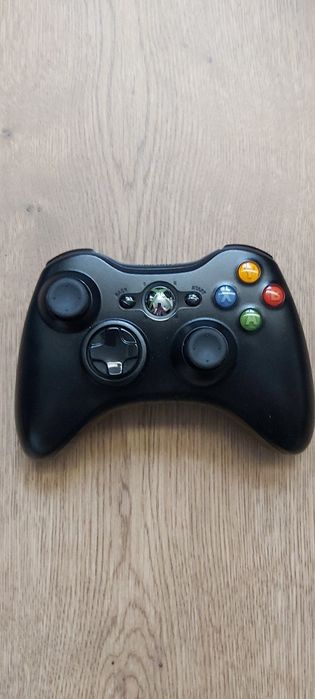 Joystick/Pad Xbox 360 (wersja poliftowa) – bardzo dobry stan