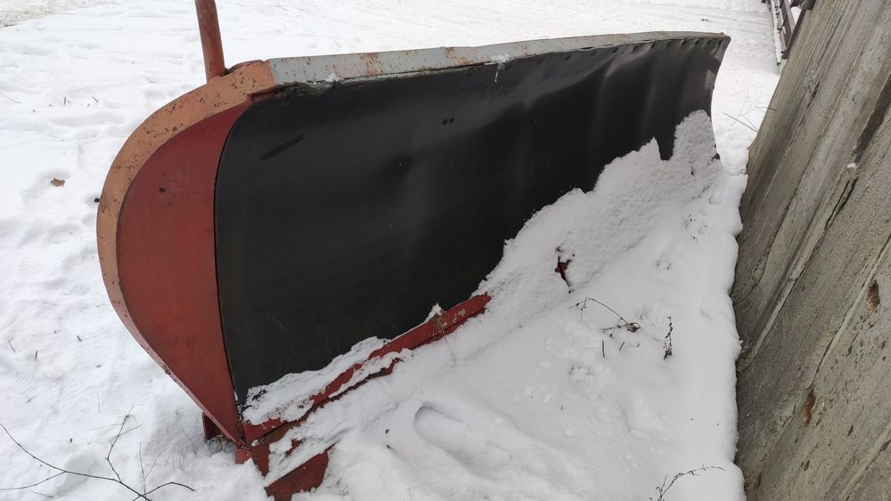 Pług stalowy do odśnieżania jcb 4cx zimowe utrzymanie