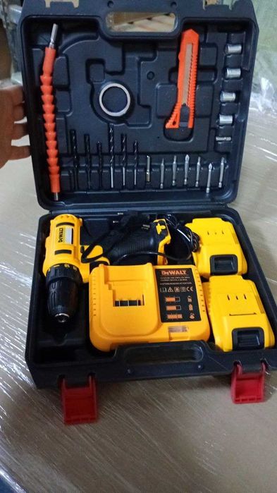 Шуруповерт DeWALT 24V