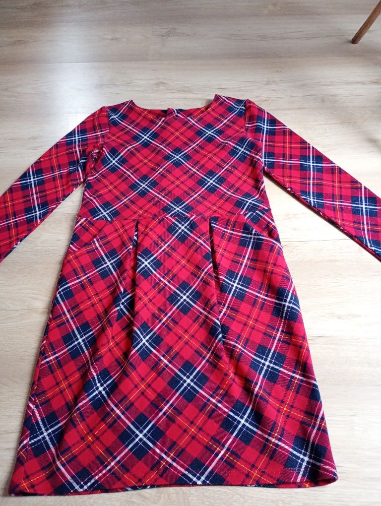 Плаття сукня сарафан школьное платье H&M 8-10р.