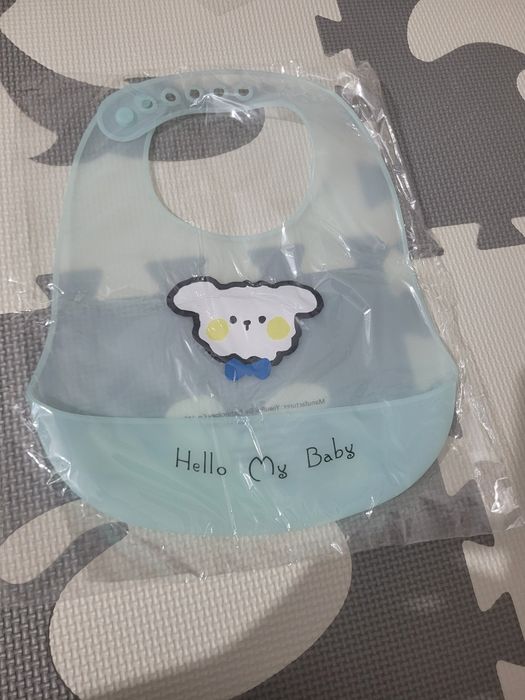 Śliniak miękki silikonowy z kieszonką 1 szt.