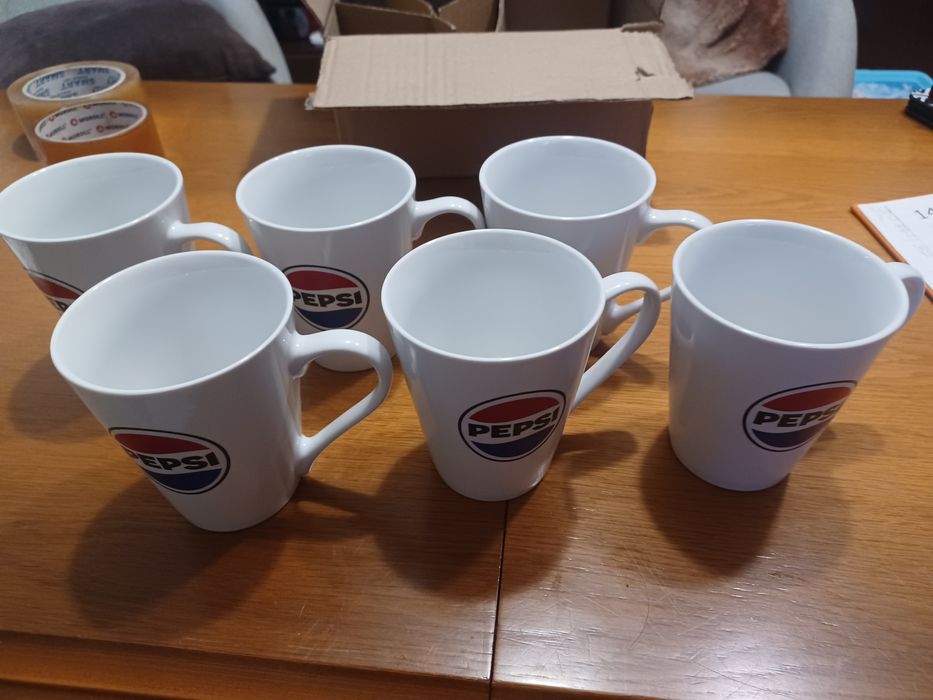 Porcelanowe kubki  6 szt.