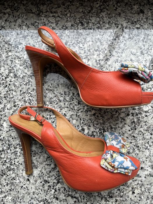 Sandały damskie firmy Kazar ze skóry naturalnej