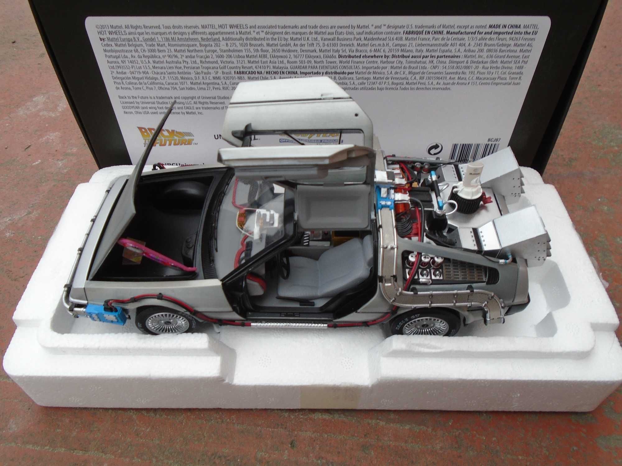 DeLorean DMC-12 Back To The Future  Hot Wheels Elite  Model 1:18