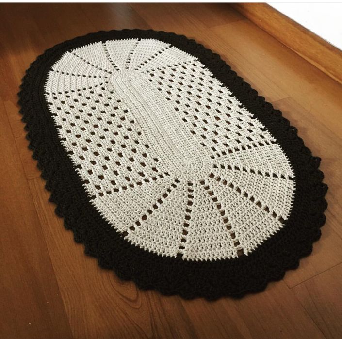 Tapete oval em crochet