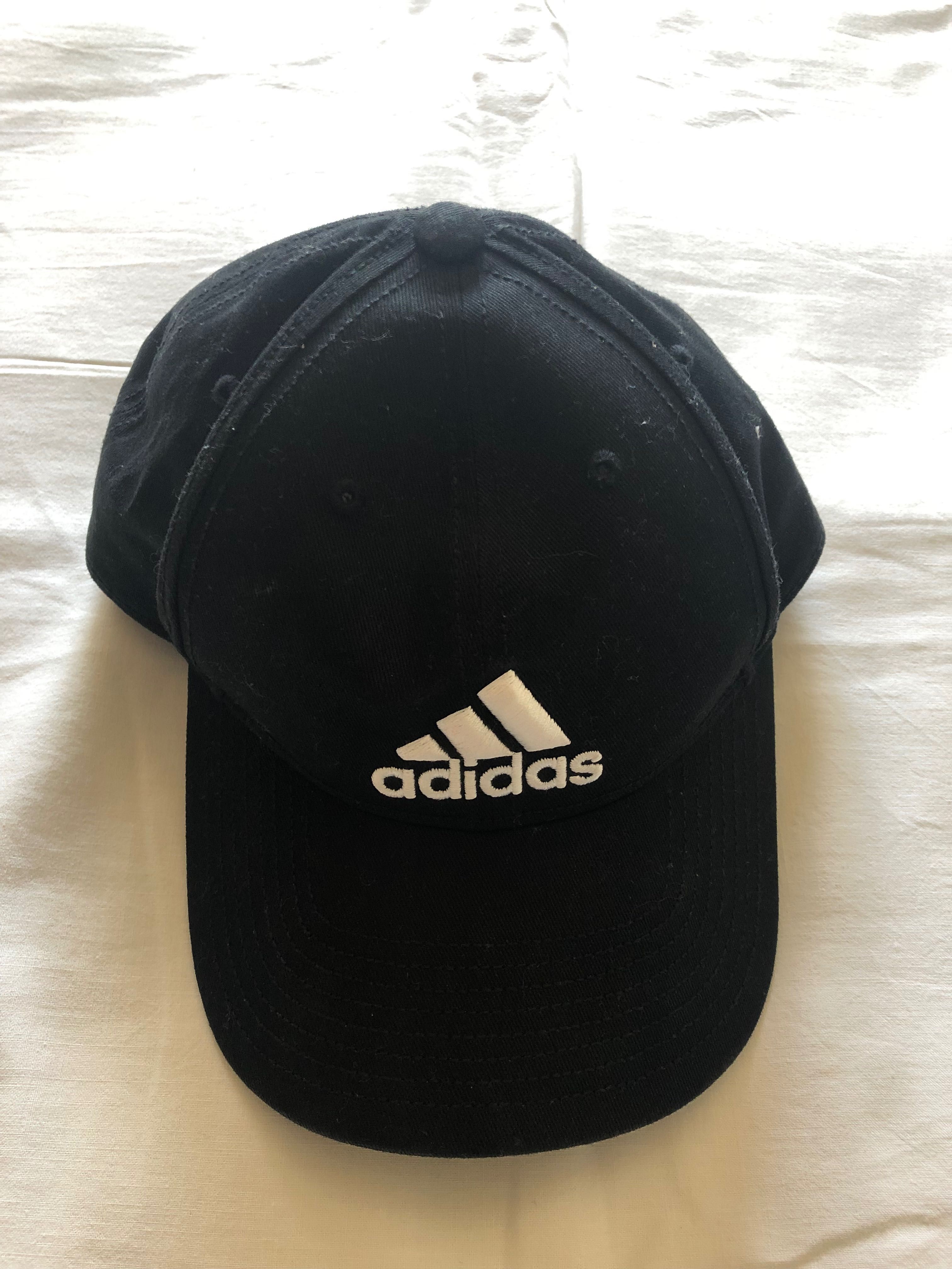 Chapéu preto (Adidas)