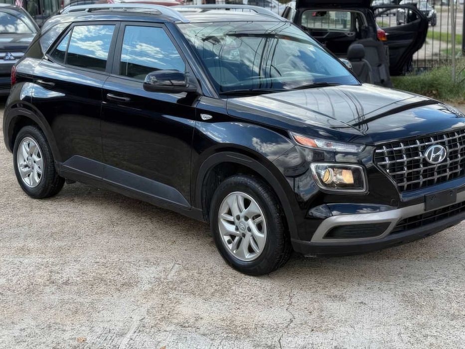 Hyundai Venue      2020