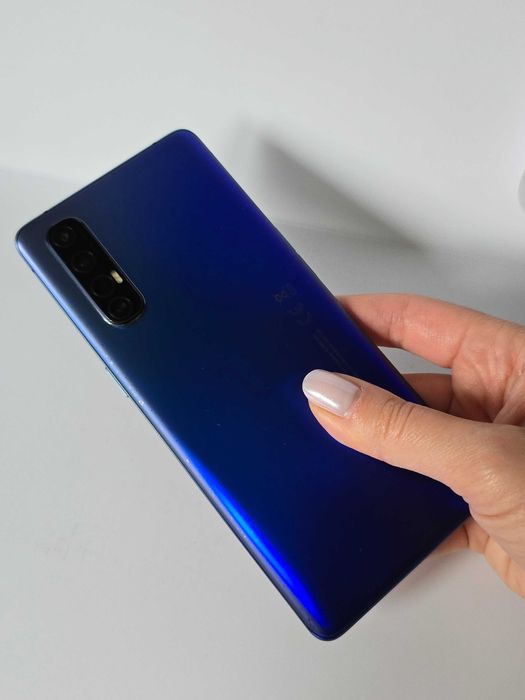 Telefon Oppo Reno 3 Pro używany, w bardzo dobrym stanie