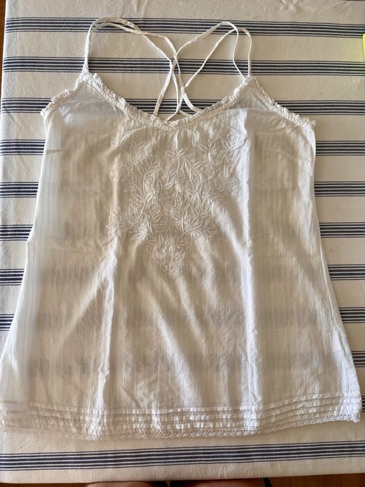 Top branco de algodão