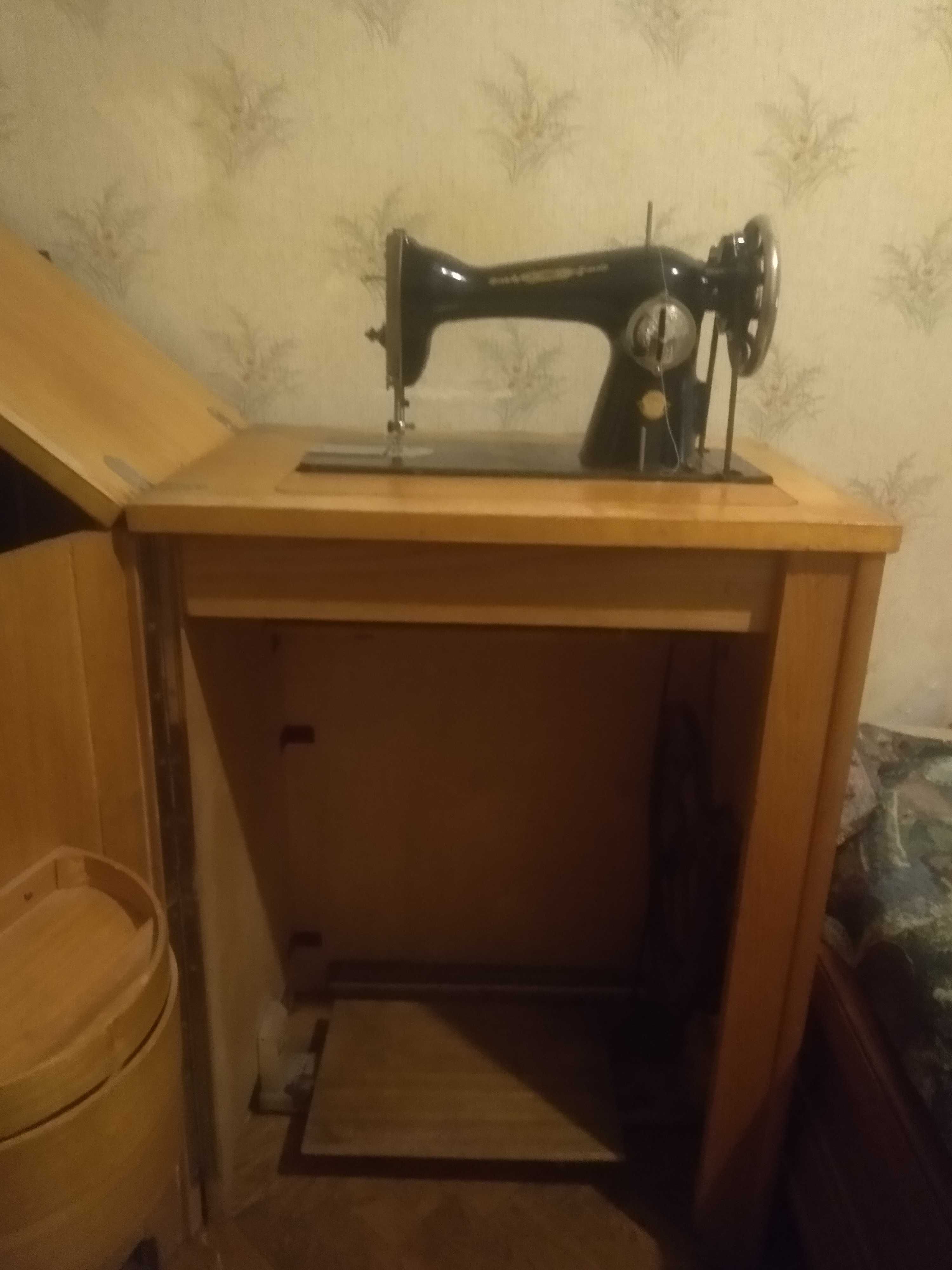 Швейная машинка советская