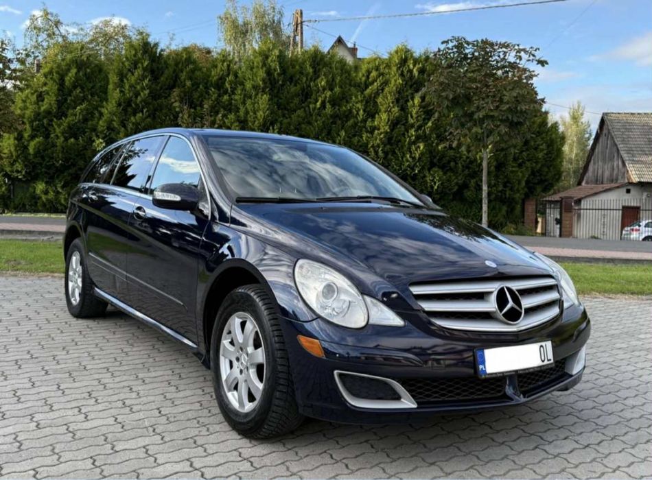 Mercedes Benz R 2006 grantowe jasne wnetrze