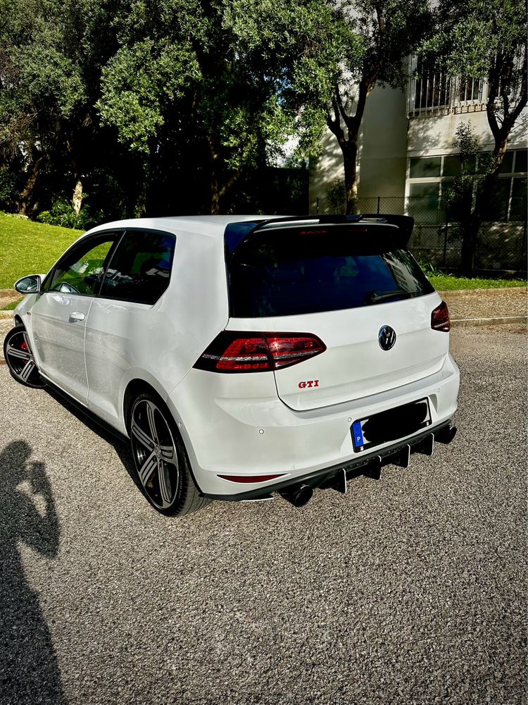 GOLF GTI MK7 DSG 121km bi xenon REMUS, alcantara, inox