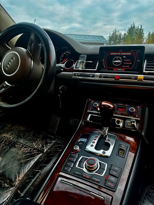 Продам Audi A8, D3, дв. 4.2 quattro