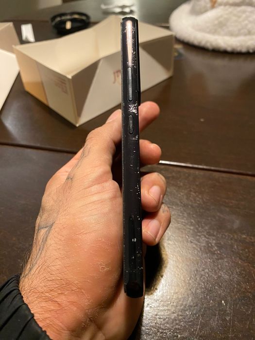 Samsung S22 – Desbloqueado, ótimo para foto/vídeo + películas proteção