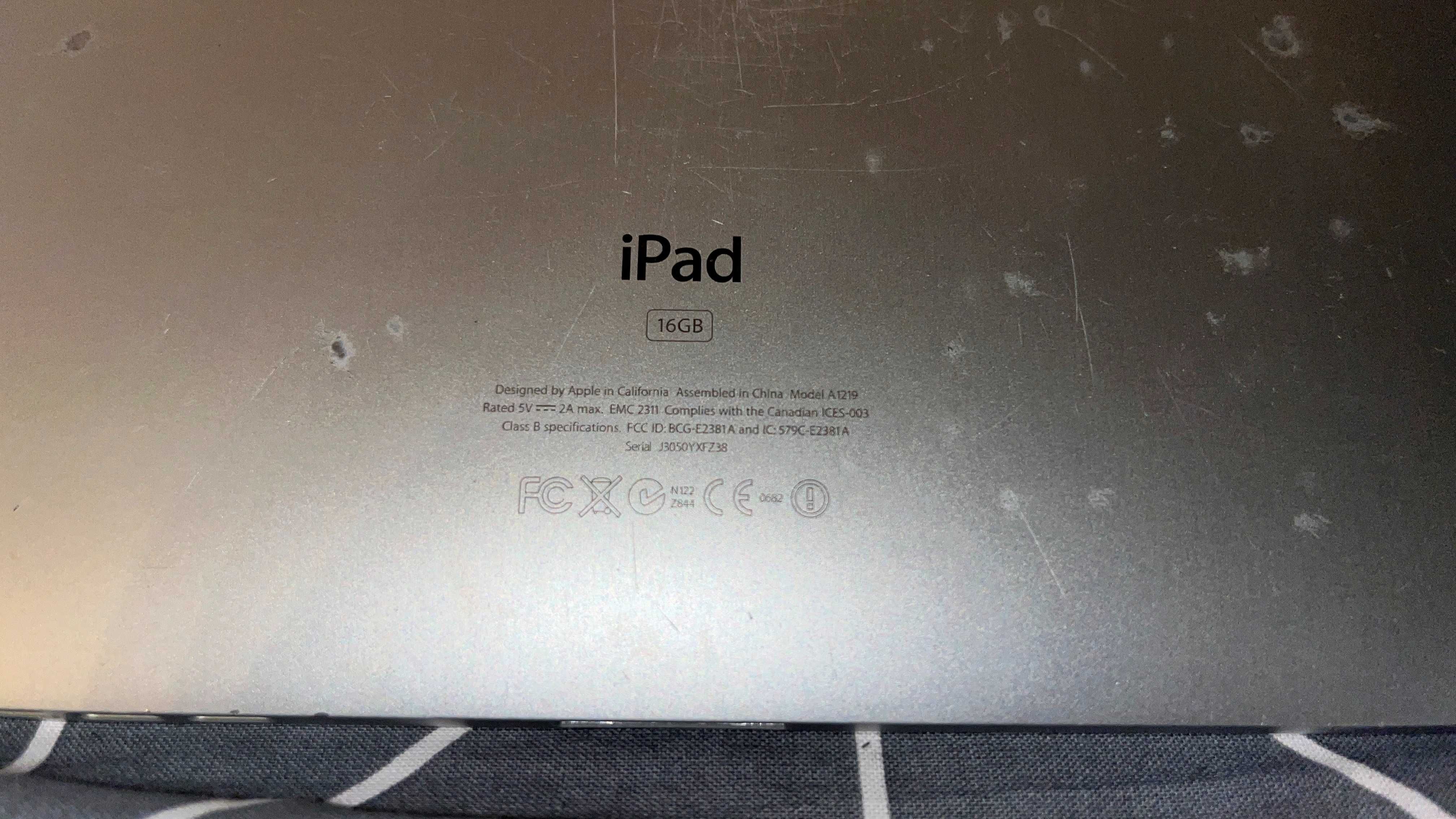 Apple iPad A1219 I-generacji 2010 sprawny bez blokad