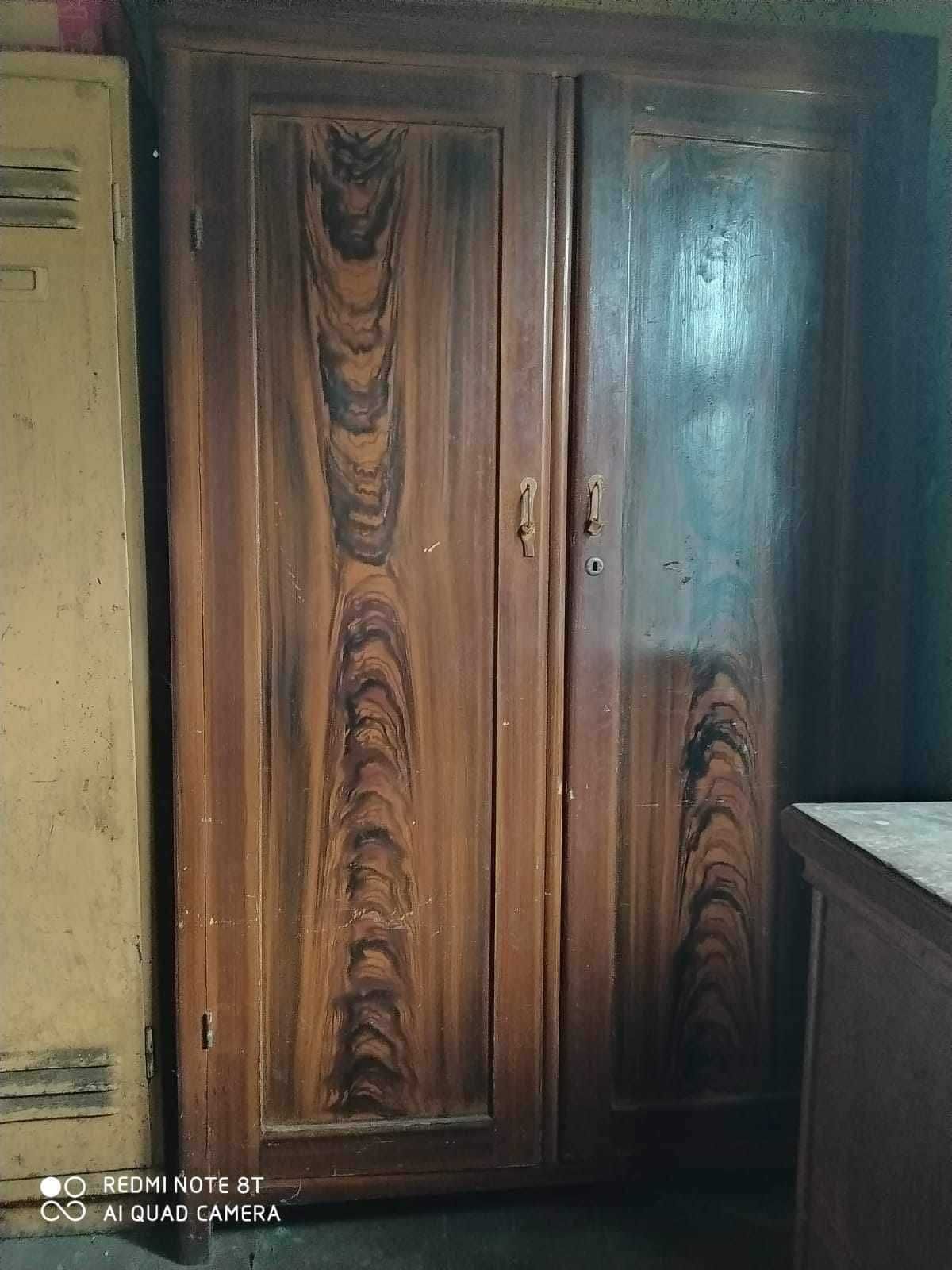Stare drewniane meble