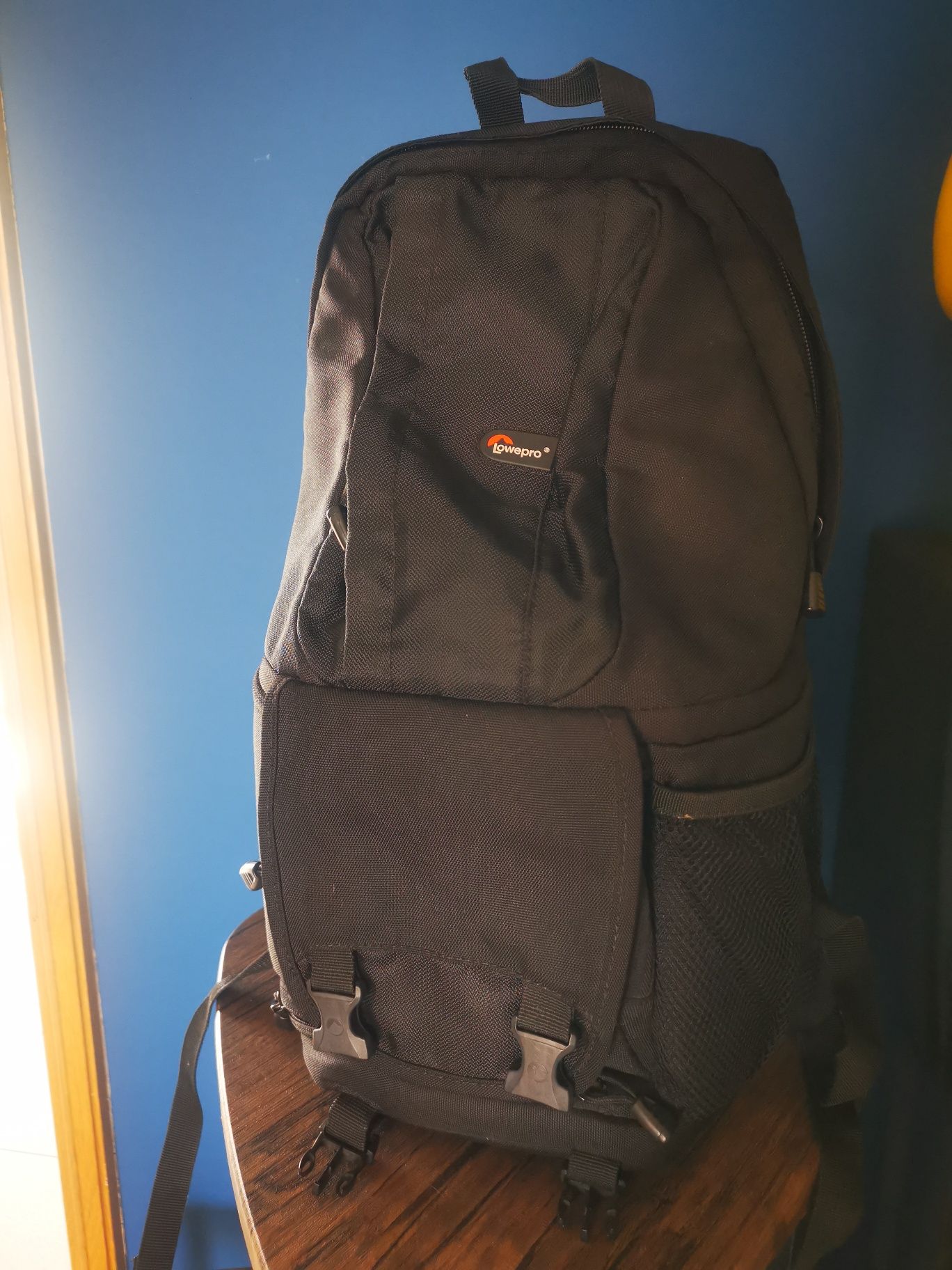 Mochila Lowepro 100 preta para máquina fotográfica