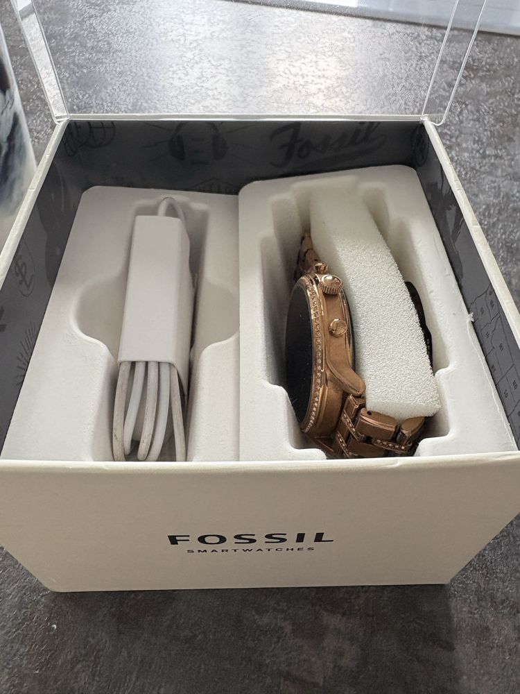 Smartwatch Fossil używany