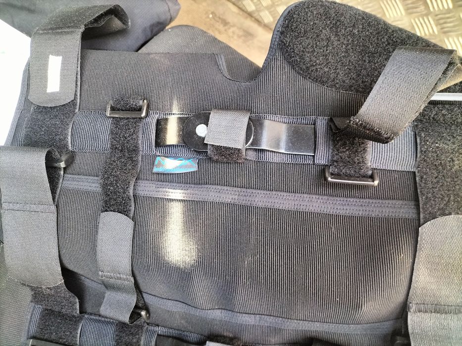 2 Stabilizatory stawu kolanowego z regulacją rozmiaru