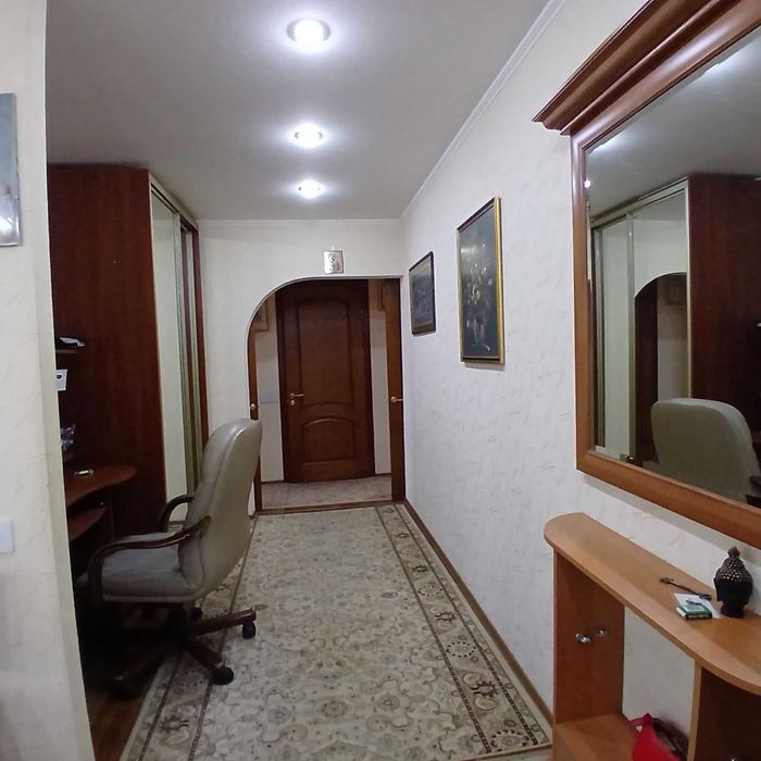 Продам 3-х кімнатну квартиру та гараж  на Полтаській