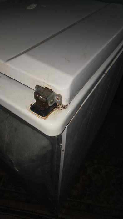 Fogão com forno em branco