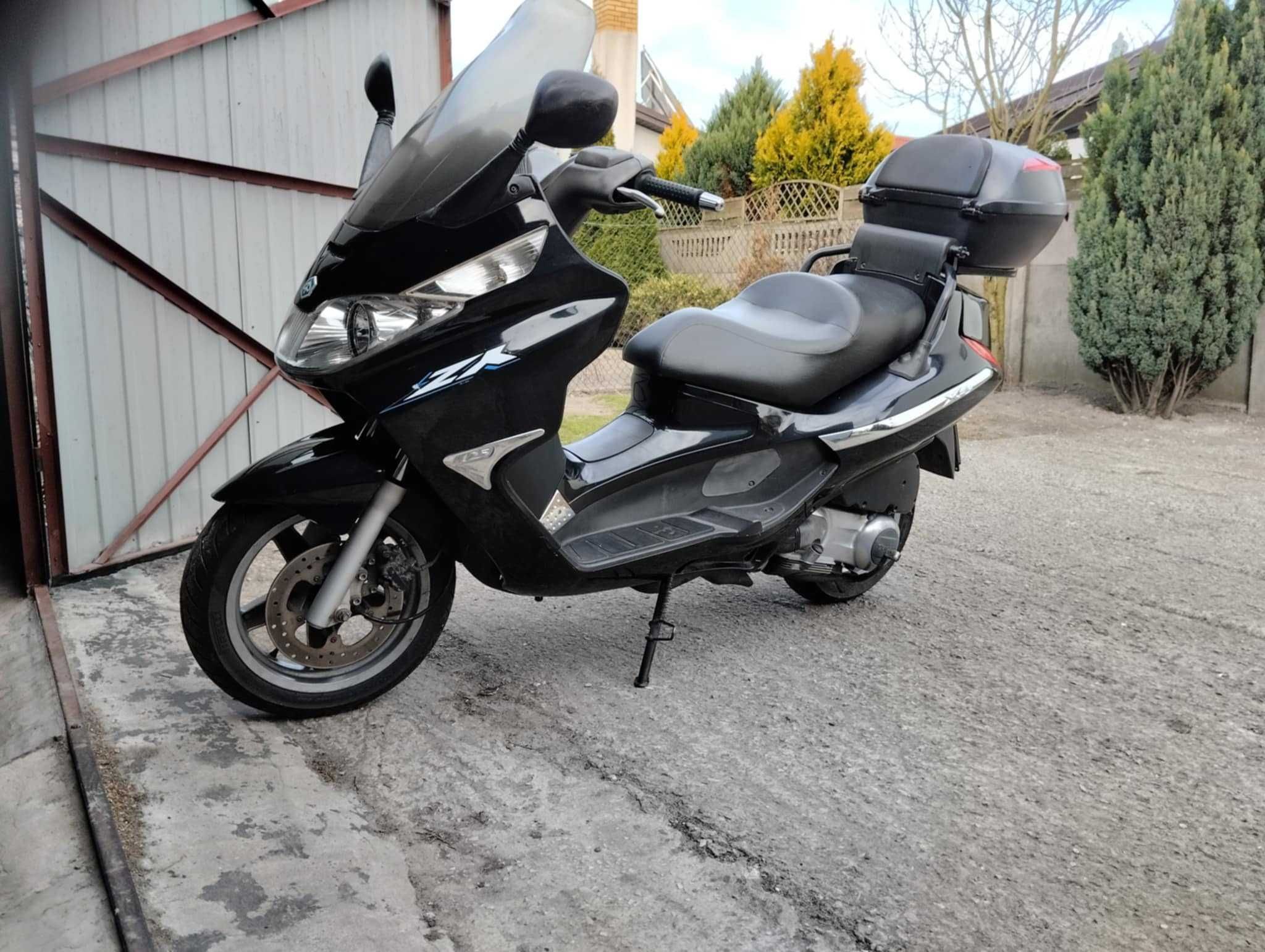 Skuter Piaggo X8 125