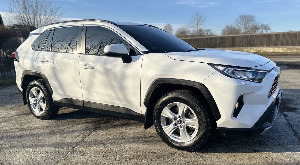 Офіційна Toyota Rav4