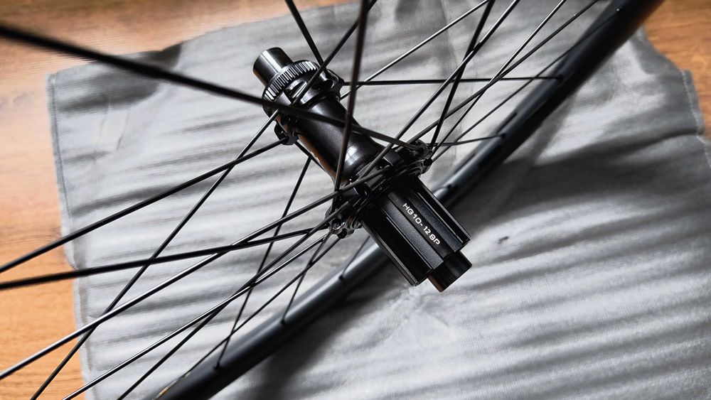 Nowe koła carbonowe ELITEWHEELS ENT 2.0