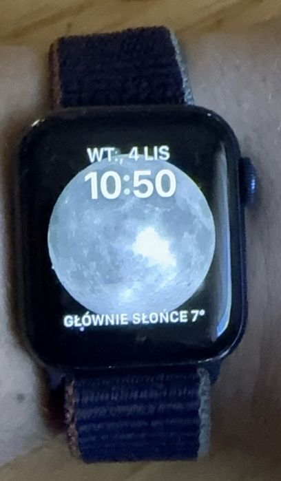 Apple watch 6 ( 40mm)