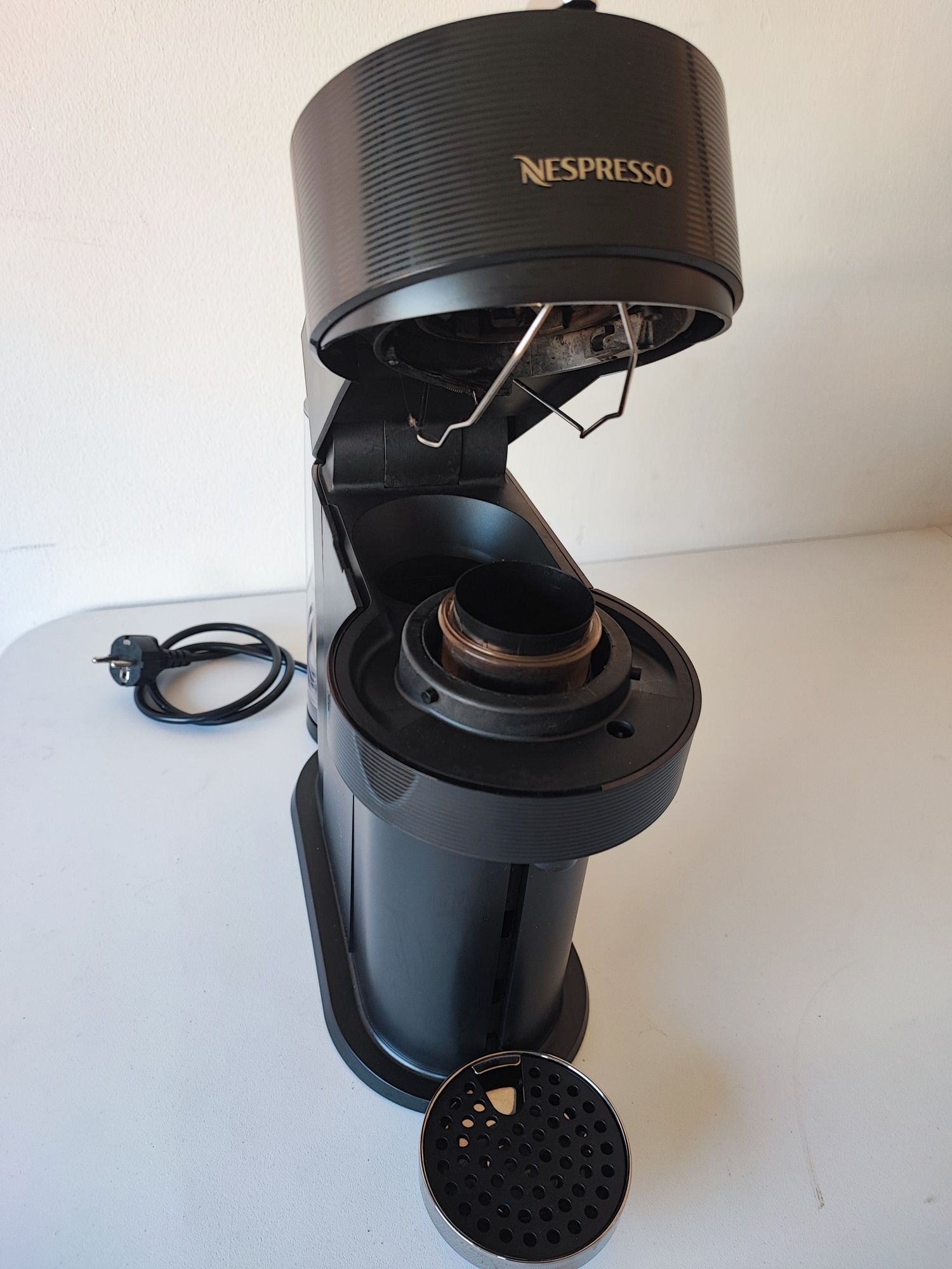 Máquina Nespresso Vertuo Next C clássico Black