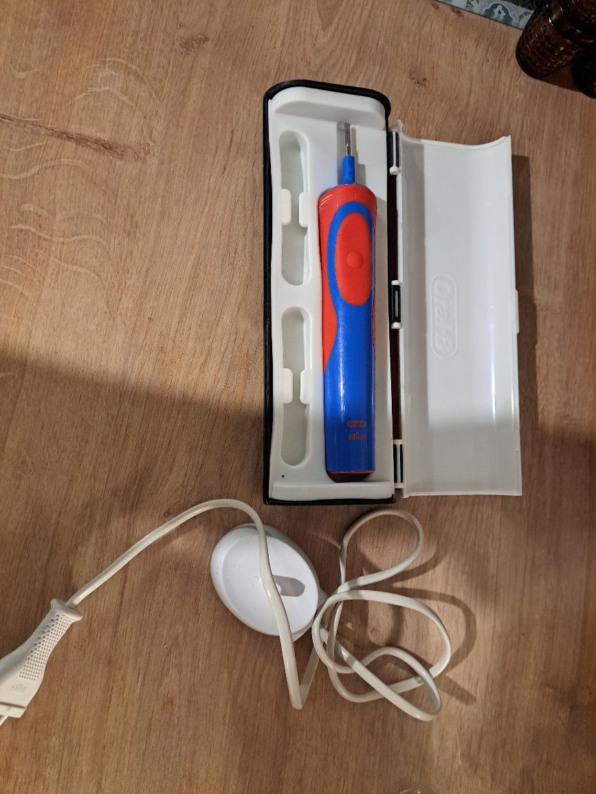 Szczoteczka elektryczna oral b braun
