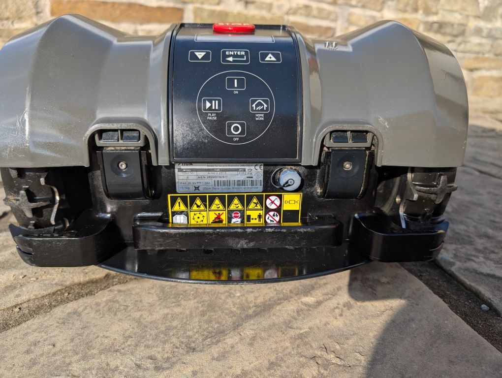 Robot koszący do trawy STIGA Autoclip 230 s