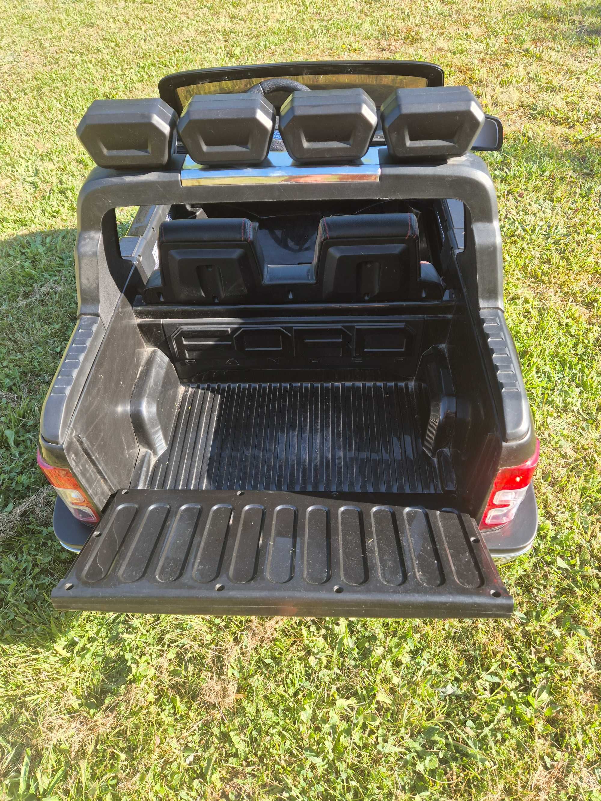 Auto na akumulator Ford ranger 4×4