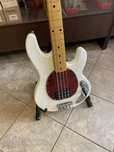Gitara basowa Sterling RAY24 CA (OWH-M1)